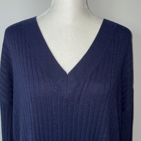 Treasure & Bond V-Neck Navy Ribbed viscose Cashmere Blend Top - Picture 3 of 11
